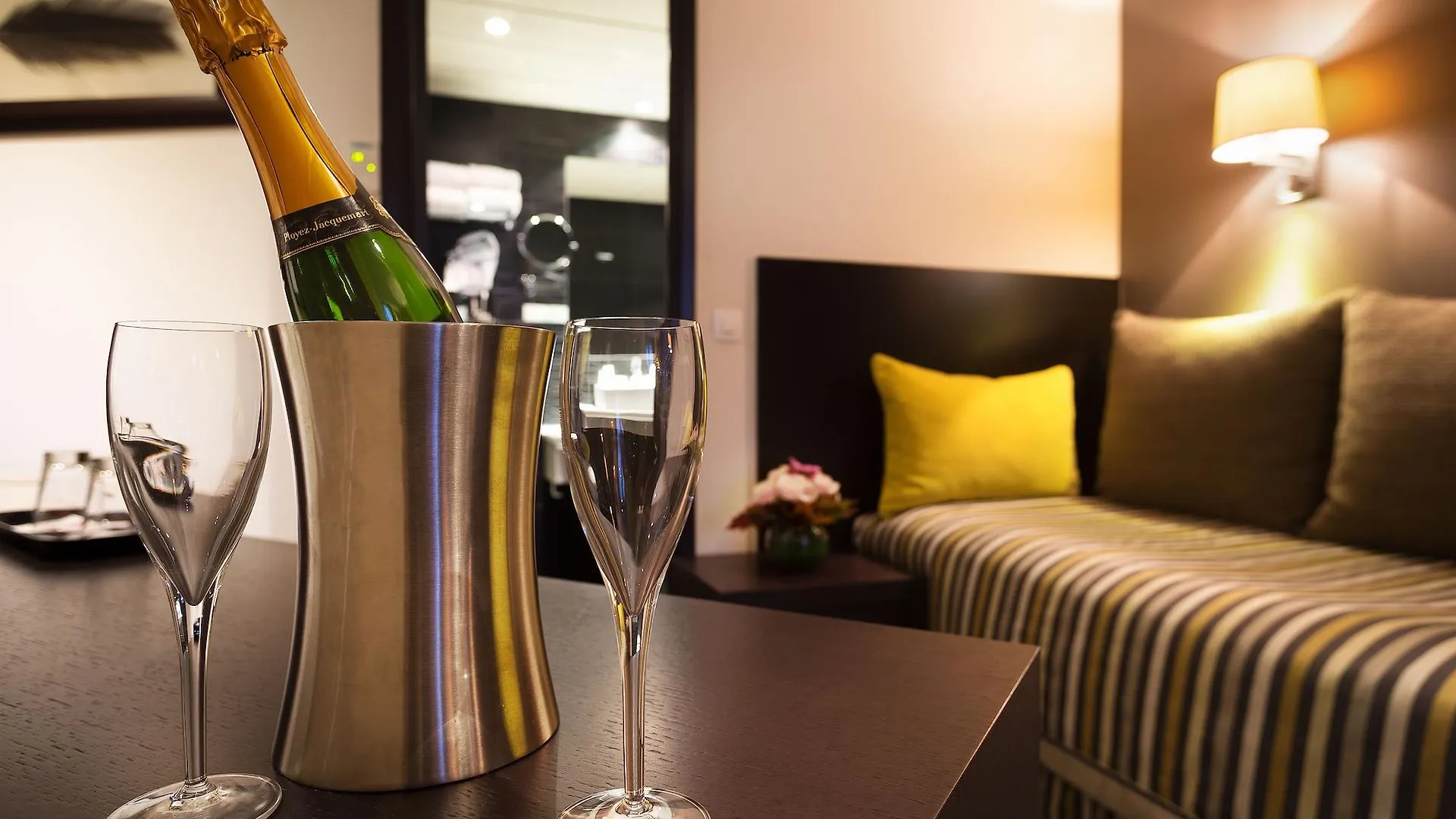 Hotel Arc Elysees 3*