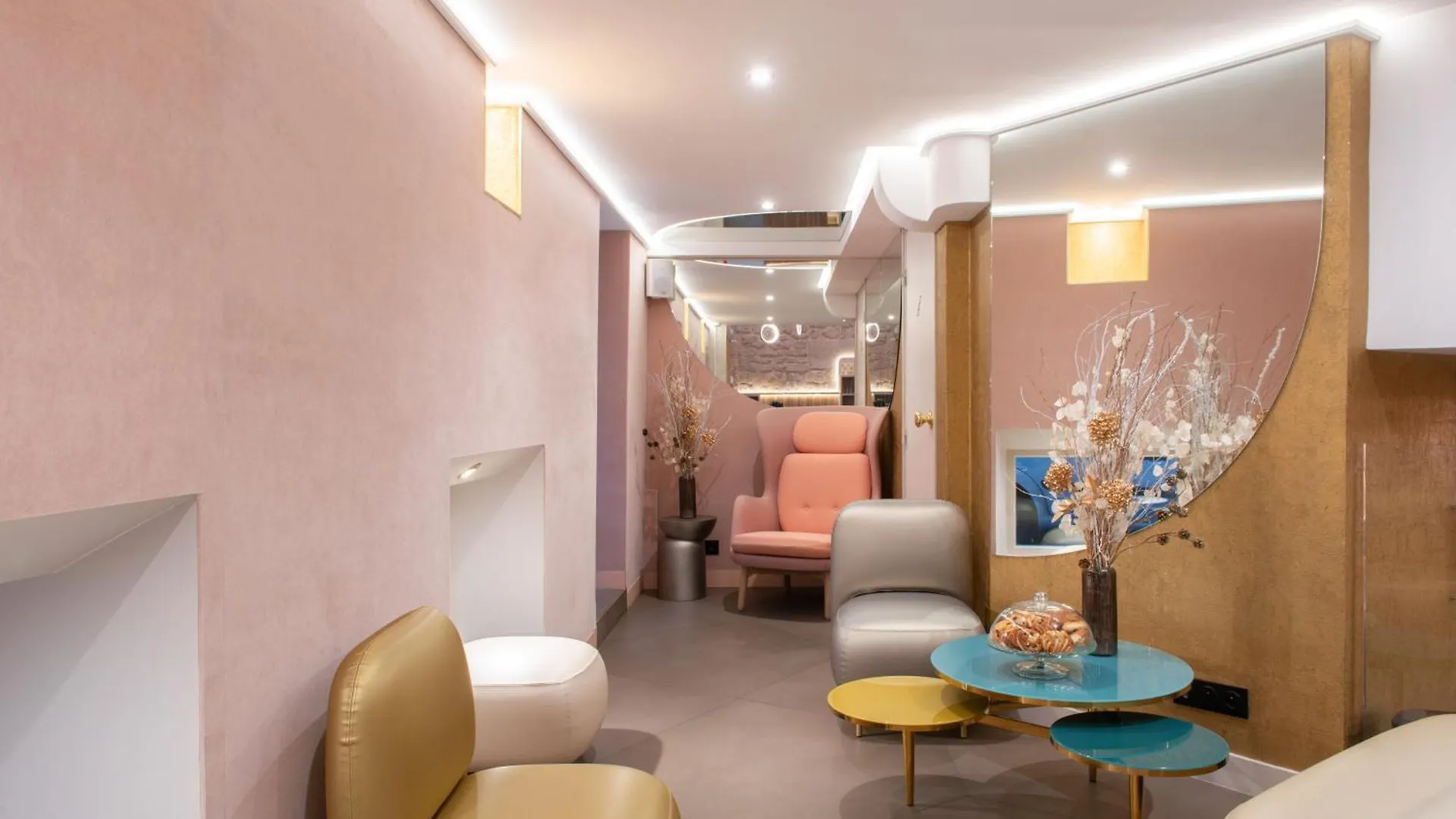 Hotel Arc Elysees 3*