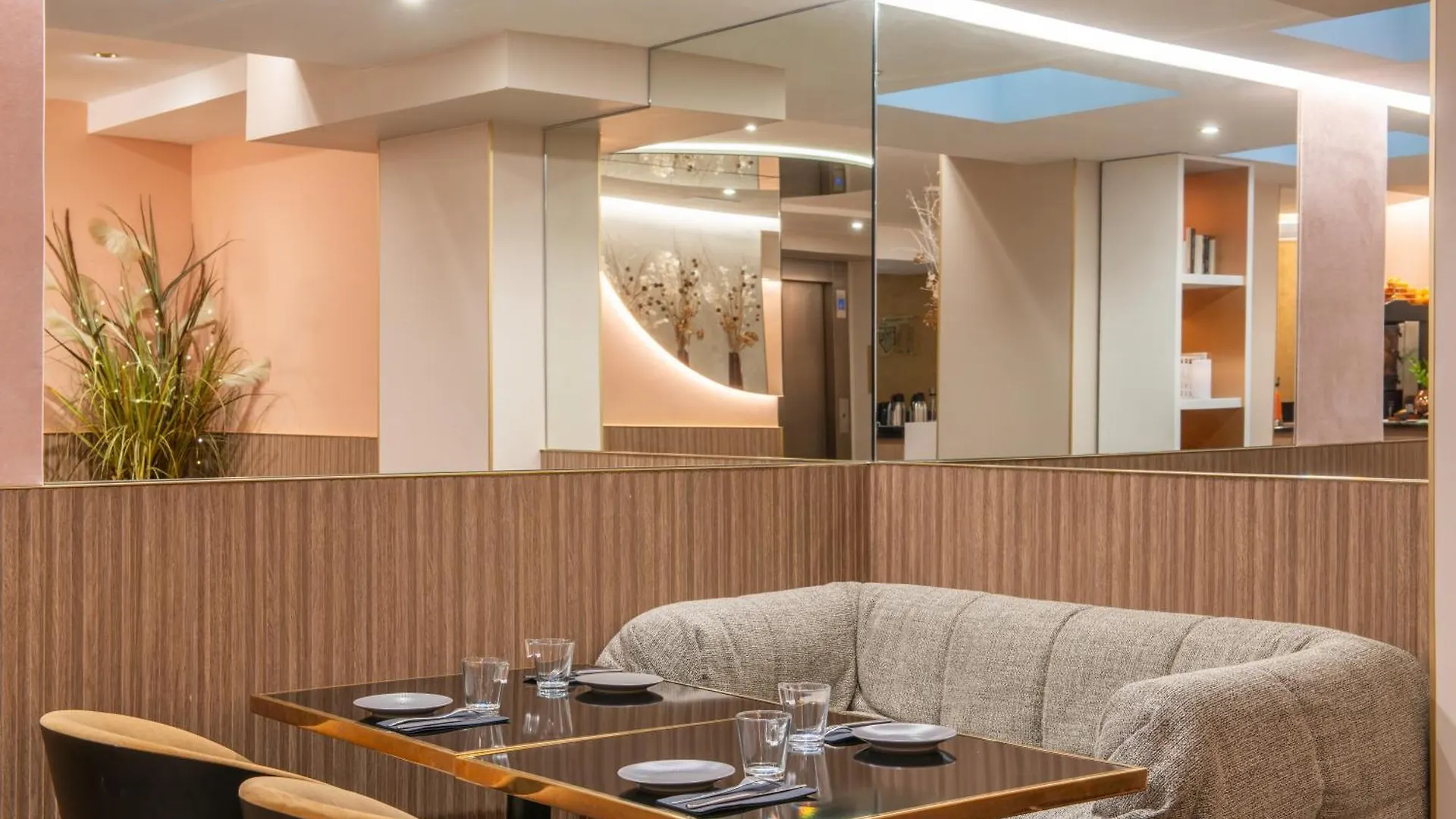 Arc Elysees Hotel Paris
