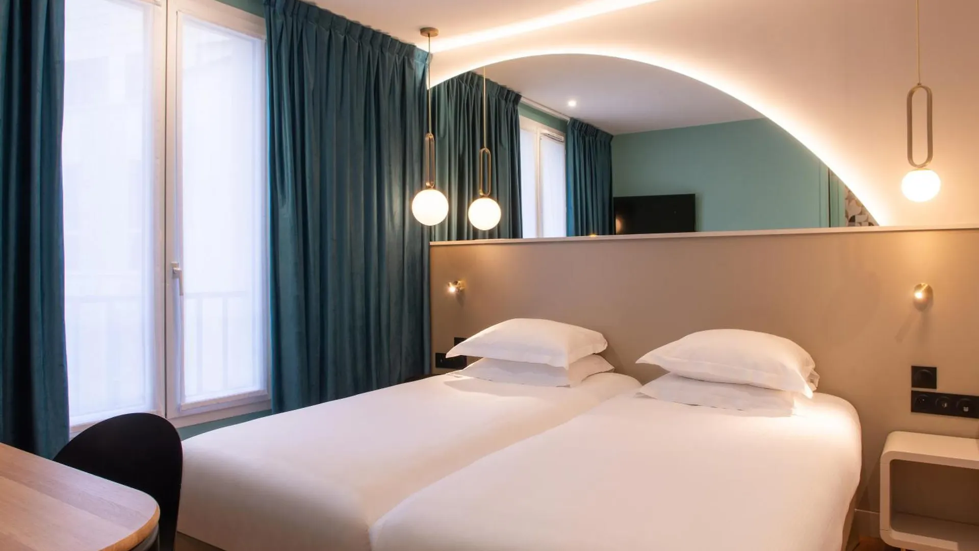 Arc Elysees Hotel 3*